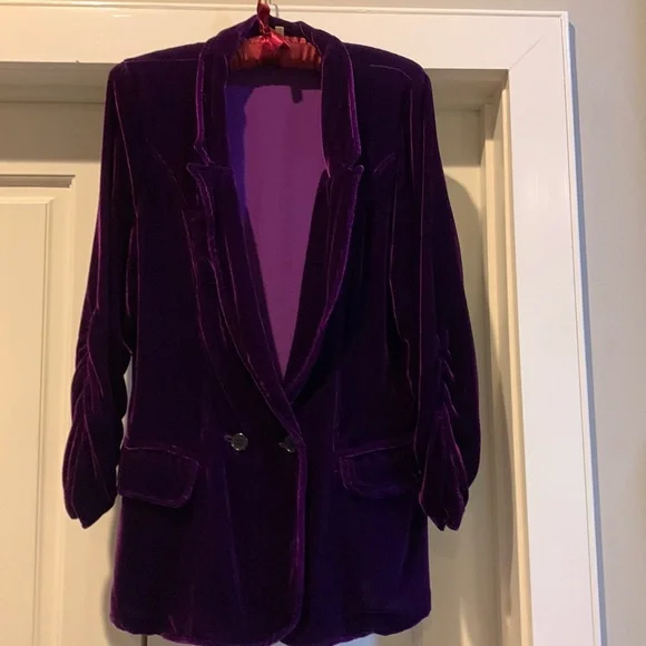 Jacket - Picture 1 of 7